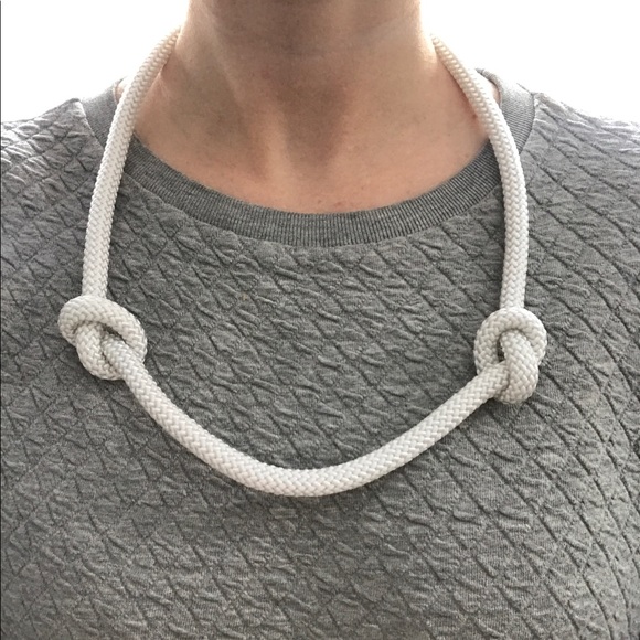 White long rope necklace multiple ways to wear - Picture 5 of 15